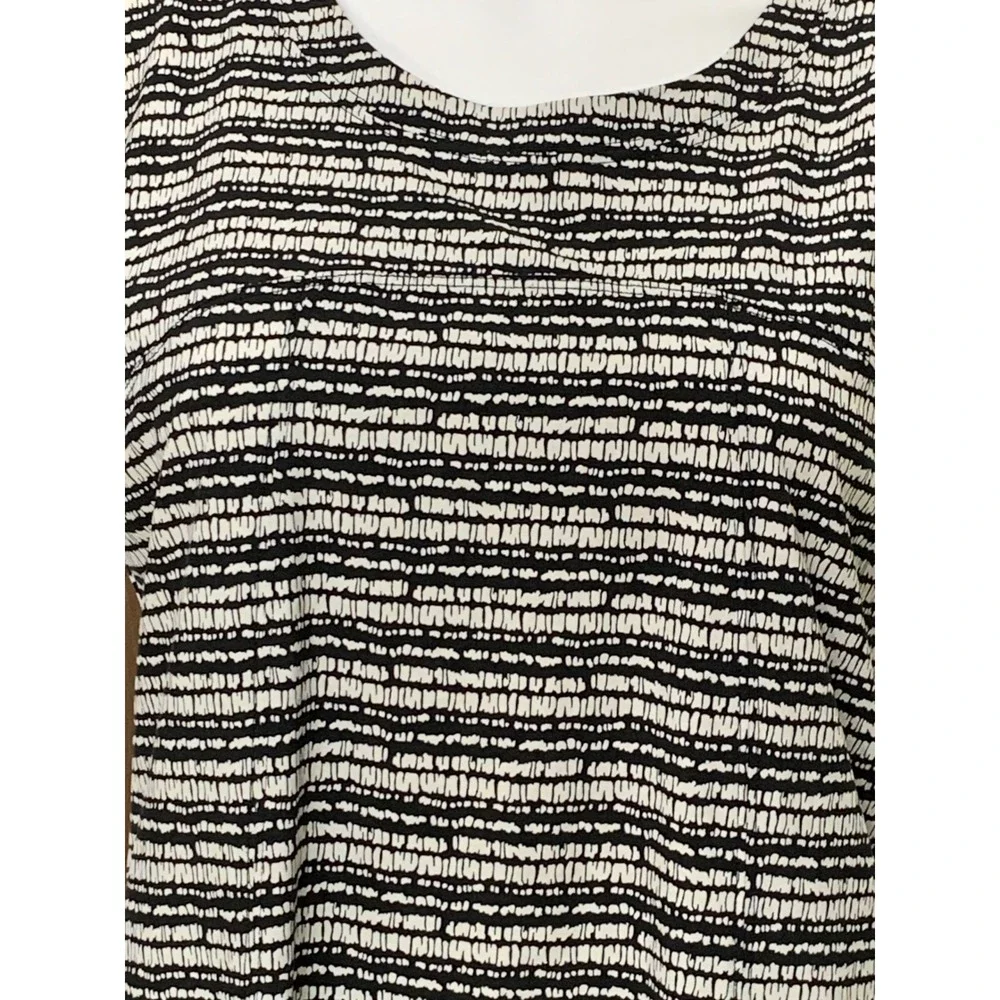 T by Talbots Black White Dash Print Shift Dress Petite P Short Sleeve Curved Hem